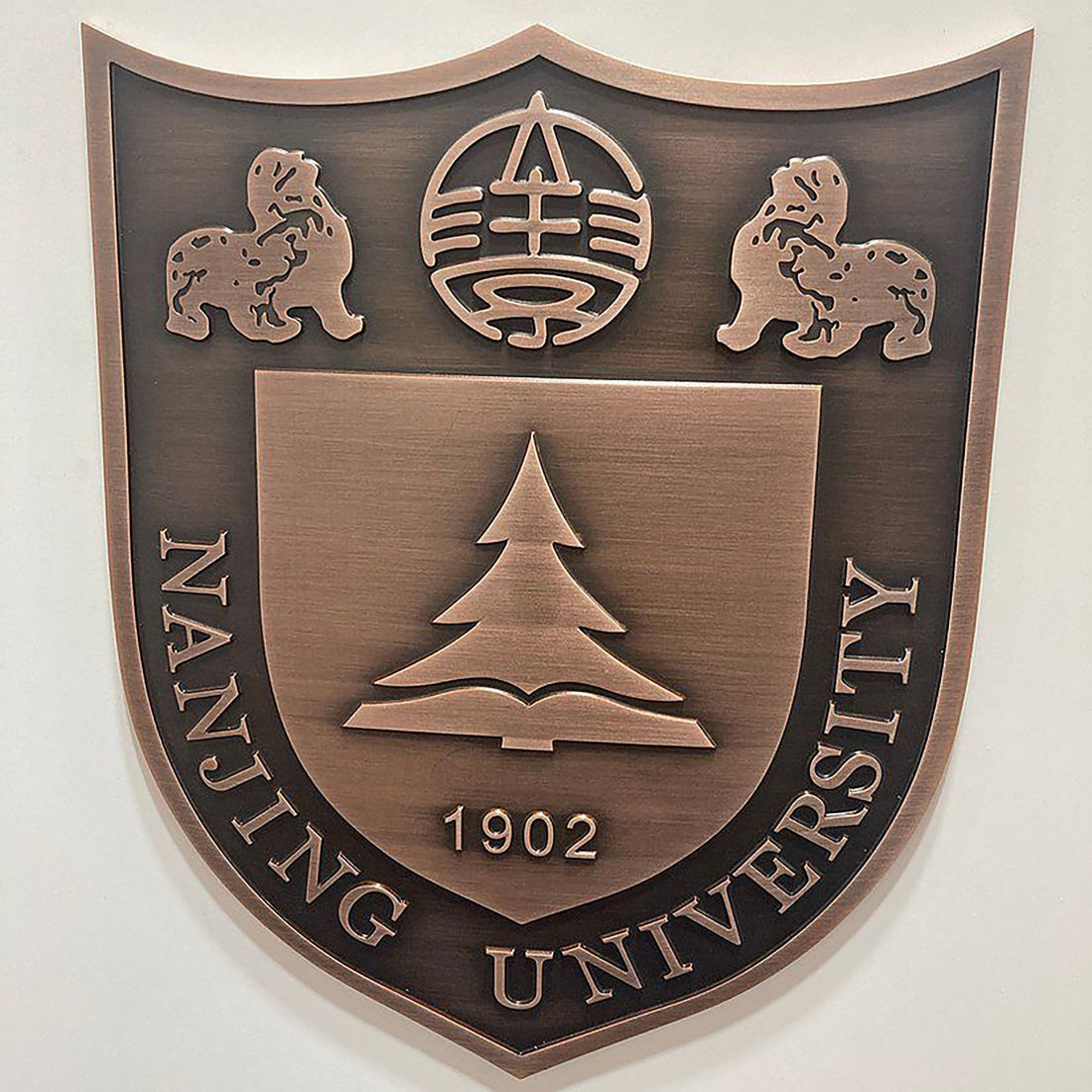 Custom bronze embossed brass sign business engraved metal logo label badger gold metal badge