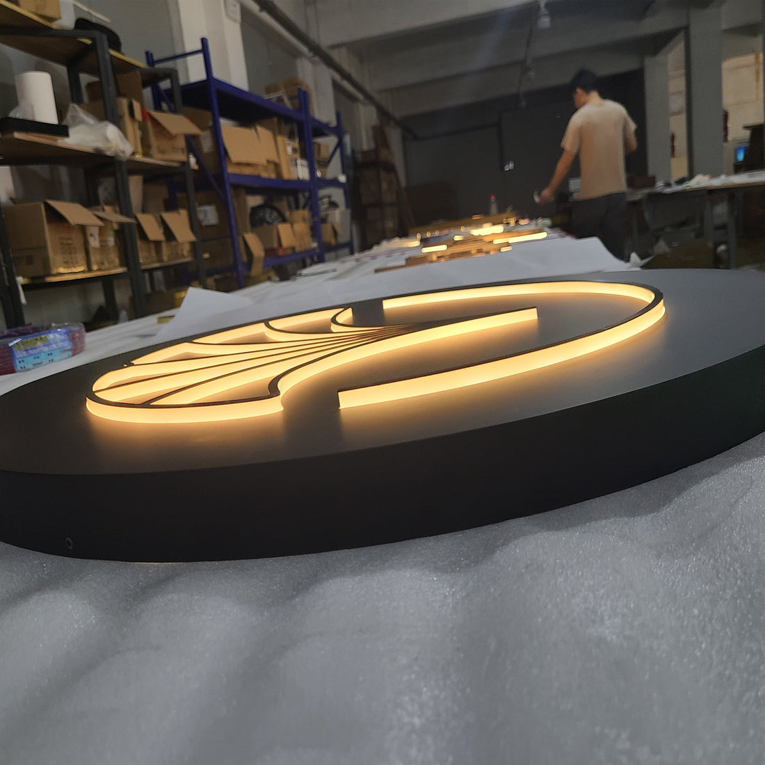 Business Outdoor Advertising Display Metal Light Boxes Custom Push Through Acrylic Logo Letters Led Signage