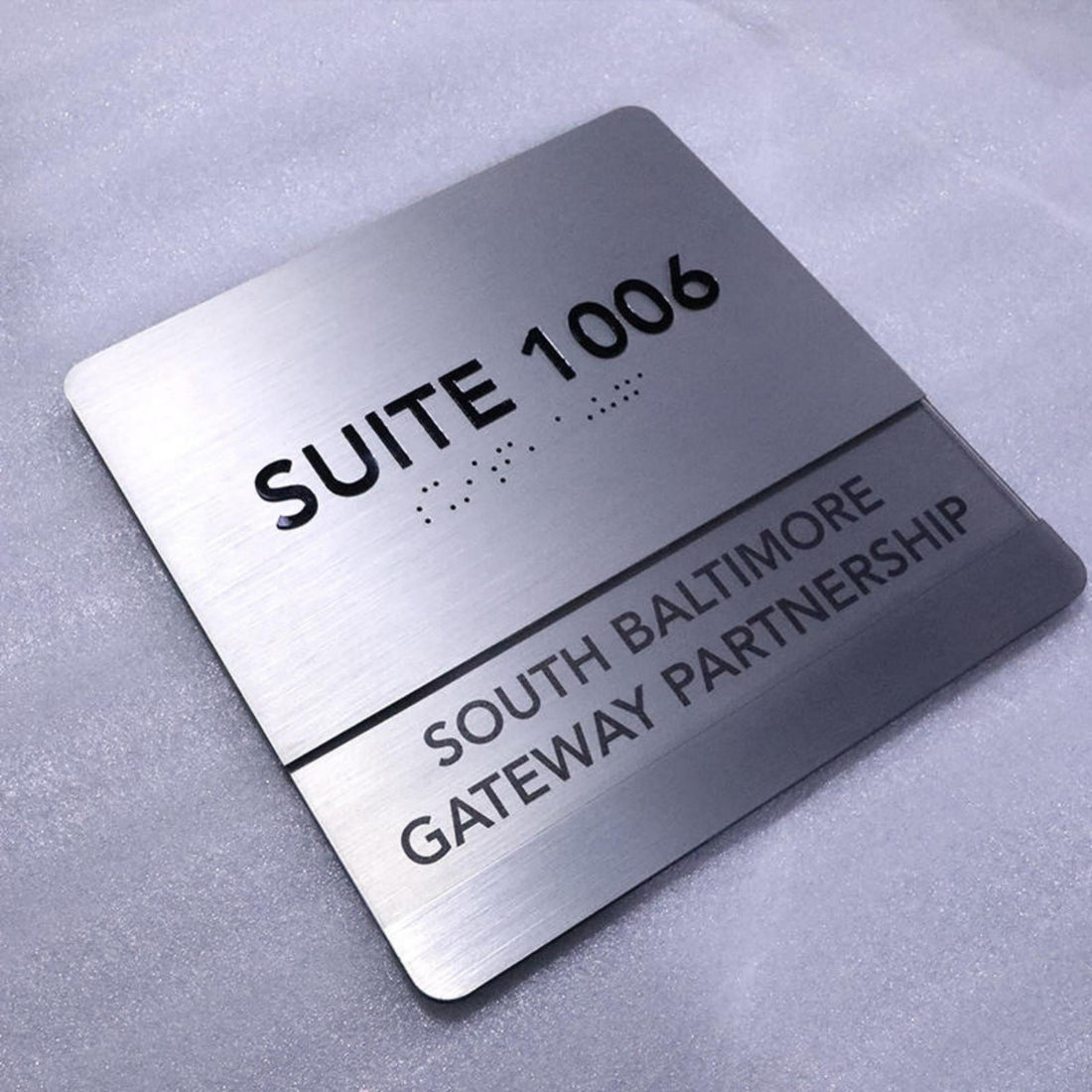Silver Brushed Metal Plates Stainless Steel Sign Wall Mounted Braille Signage Directional Signs