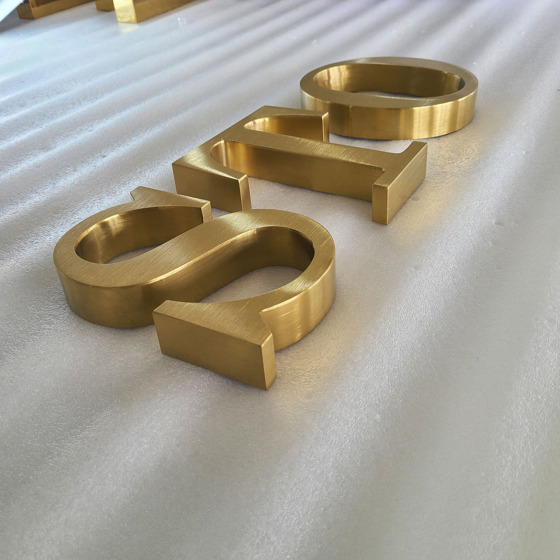Customized Gold Brushed Stainless Steel Channel Letter Sign Building Wall Metal Business Letter Signages