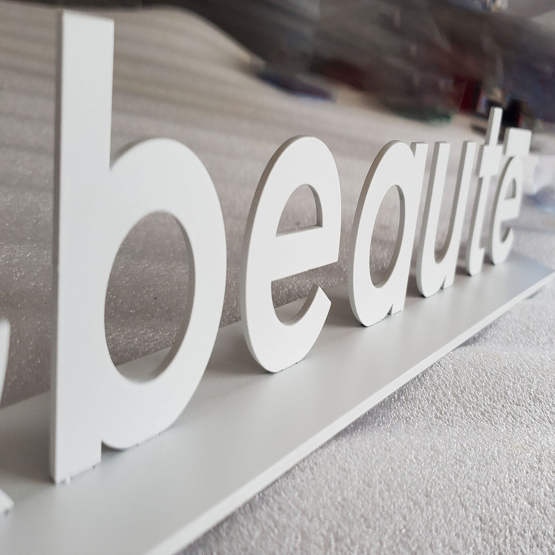 Desk Top Sign Free Standing Table Sign Metal Solid Cut Advertising Letter Signs for Indoor