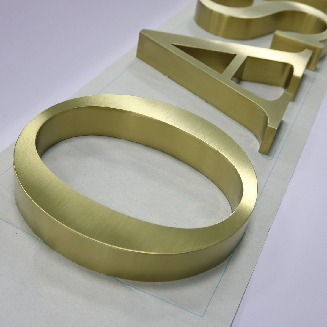 Custom Retail Store Signboard Wall Business Storefront Stainless Steel Gold Channel Letter Signs