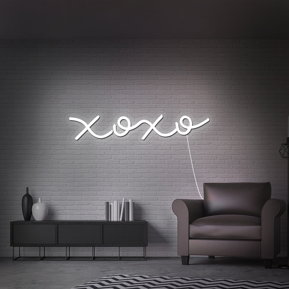 “Xoxo” Neon Sign