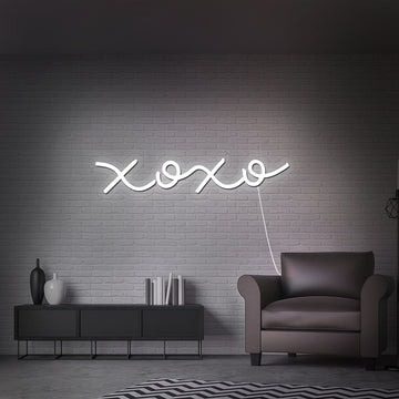 “Xoxo” Neon Sign